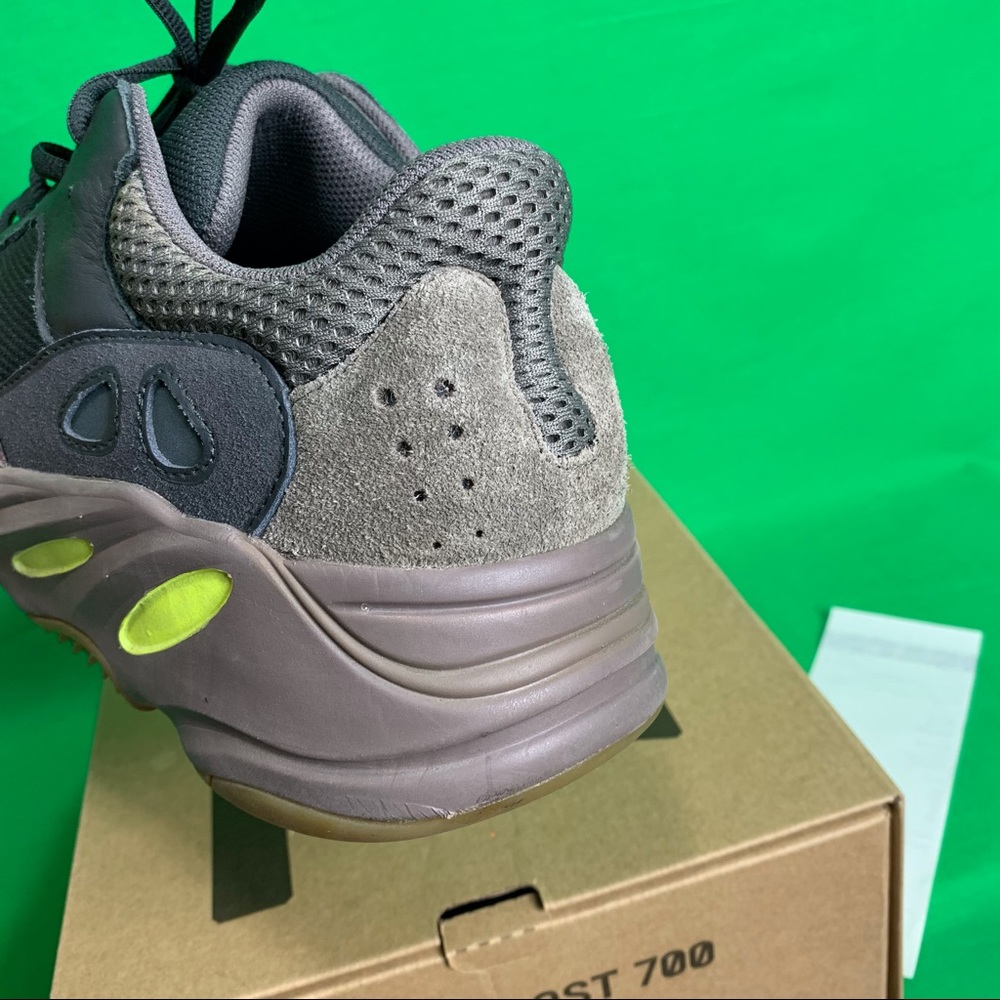 Adidas Yeezy Boost 700 Mauve Size 9.5 Used Gently - Picture 9 of 16